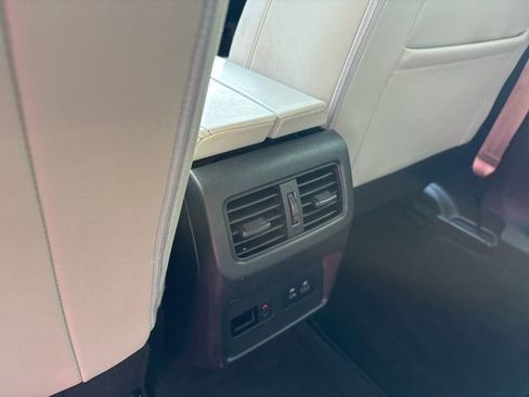 Used 2023 Nissan Rogue SL w/ SL Premium Package image 27