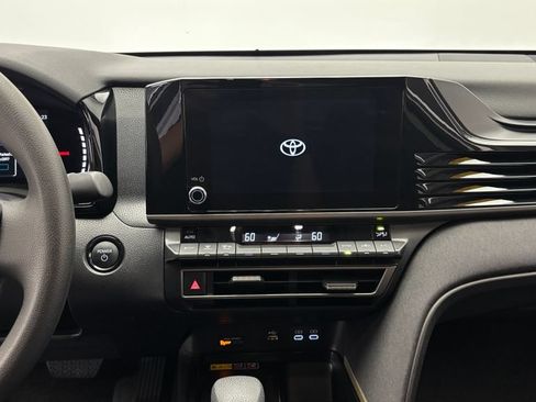 Used 2026 Toyota Camry LE FWD image 14