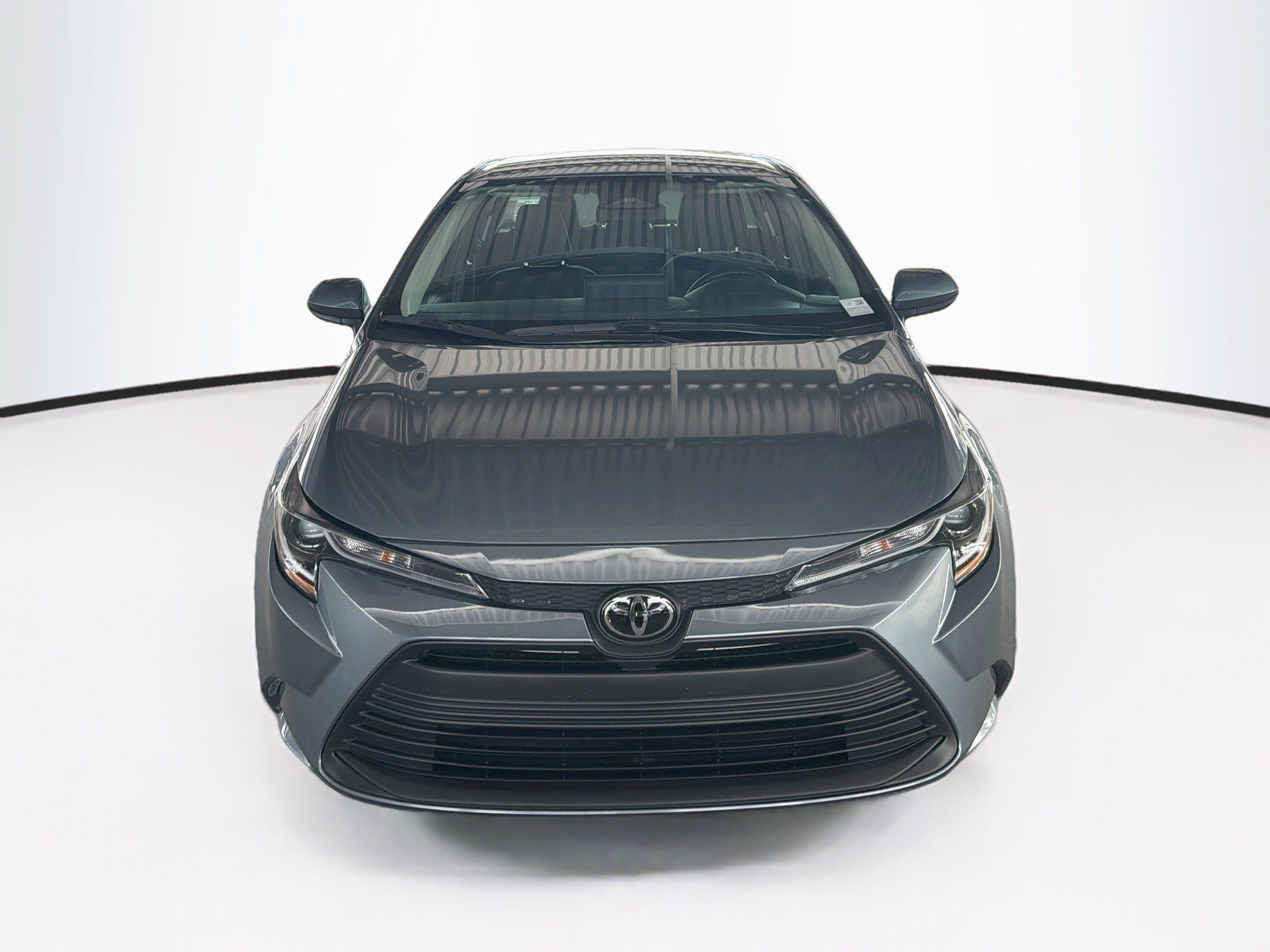 Used 2025 Toyota Corolla LE FWD image 2