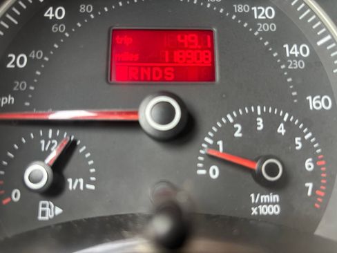 Used 2007 Volkswagen Beetle Convertible w/ Package 1 FWD image 11