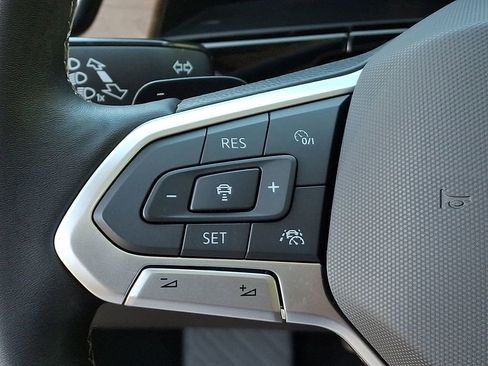 Certified 2024 Volkswagen Atlas SE image 20