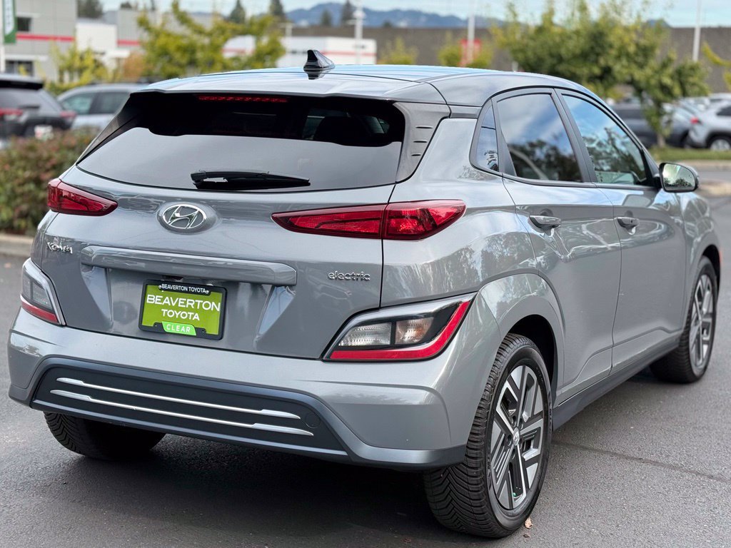 Used 2022 Hyundai Kona SEL w/ Cargo Package FWD image 5