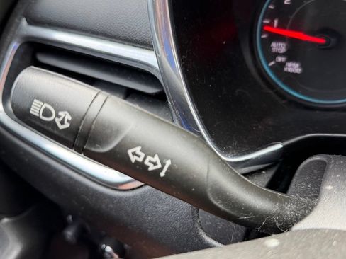 Used 2019 Chevrolet Equinox LT AWD/4WD image 24