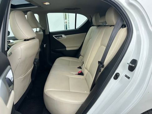 Used 2013 Lexus CT 200h w/ Premium Pkg w/Navigation image 9