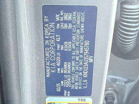 Used 2025 Kia Soul LX w/ LX Technology Package FWD image 27