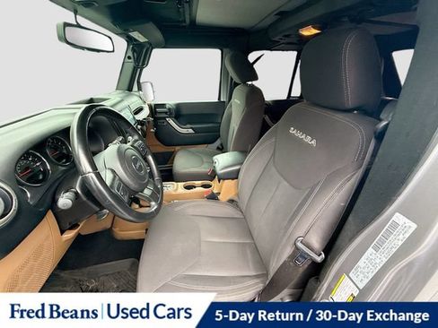 Used 2018 Jeep Wrangler Unlimited Sahara AWD/4WD image 25