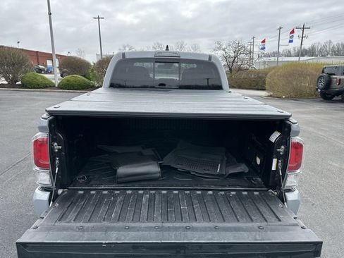 Used 2021 Toyota Tacoma TRD Sport image 21
