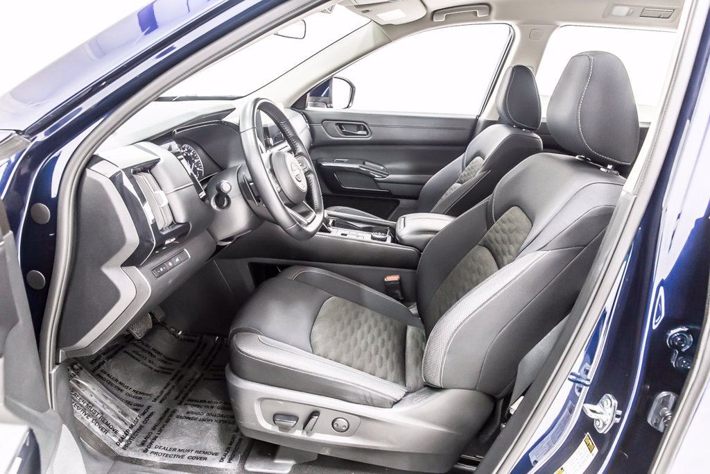 Used 2025 Nissan Pathfinder SV AWD/4WD image 24