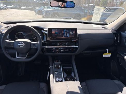 New 2026 Nissan Pathfinder SV image 9