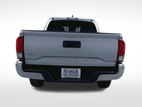 Used 2022 Toyota Tacoma SR5 AWD/4WD image 7