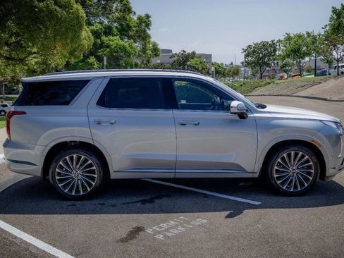 Used 2023 Hyundai Palisade Calligraphy w/ Cargo Package image 8