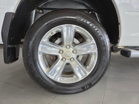 Used 2017 RAM 1500 Classic SLT w/ SLT Plus D←cor Group AWD/4WD image 11