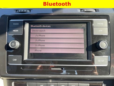 Used 2018 Volkswagen Golf S image 18