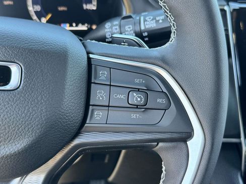 New 2025 Jeep Grand Cherokee L Laredo w/ Luxury Tech Group I AWD/4WD image 10