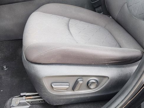 Used 2021 Toyota RAV4 XLE w/ Convenience Package AWD/4WD image 17