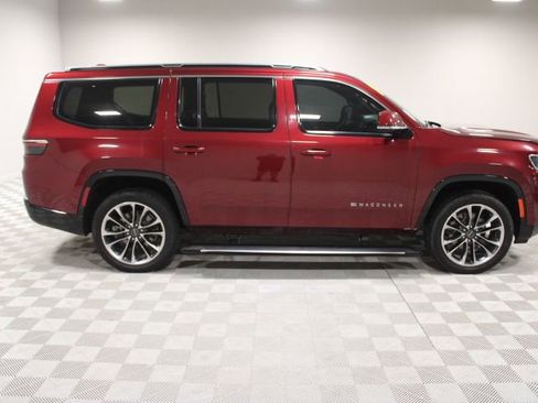Used 2022 Jeep Wagoneer Series III w/ Premium Group I AWD/4WD image 13