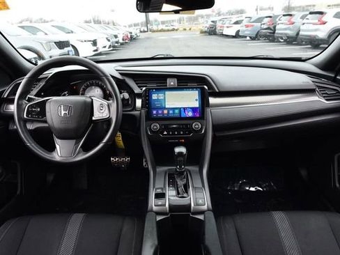 Used 2017 Honda Civic Sport image 7
