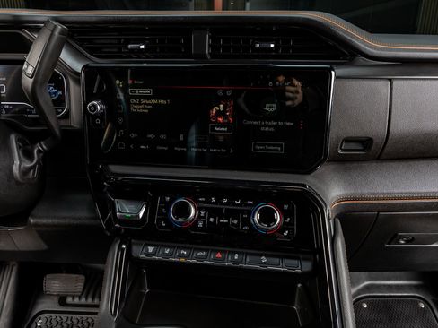 Used 2024 GMC Sierra 2500 AT4 w/ Max Trailering Package image 23