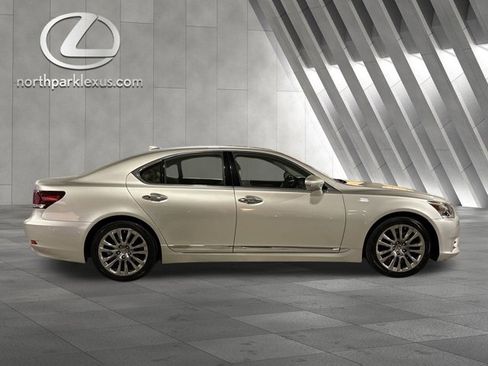 Used 2016 Lexus LS 460 image 4
