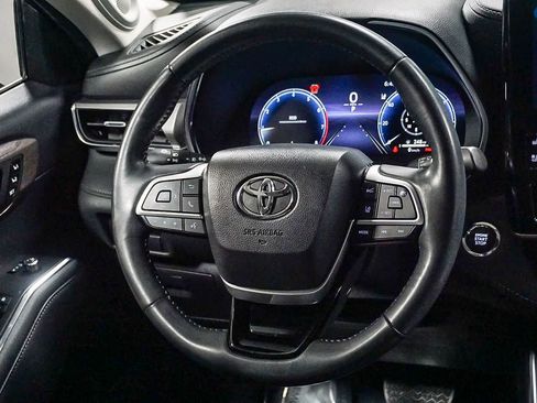Used 2023 Toyota Highlander Platinum AWD/4WD image 17