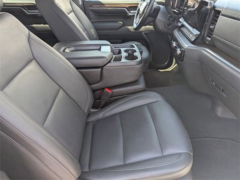 Used 2024 GMC Sierra 1500 SLT image 11