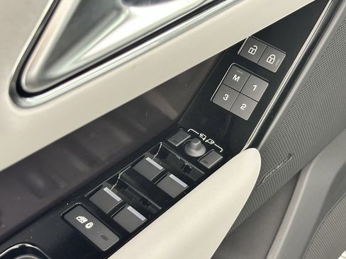 Used 2026 Land Rover Range Rover Velar Dynamic SE AWD/4WD image 20