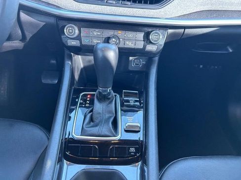 Used 2025 Jeep Compass Latitude image 15