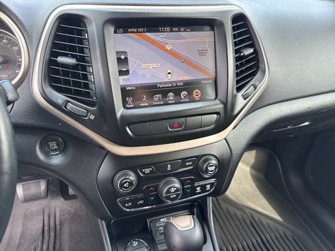 Used 2014 Jeep Cherokee Limited w/ Luxury Group AWD/4WD image 20