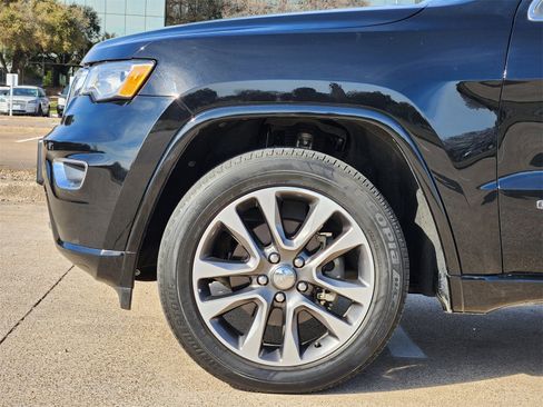 Used 2018 Jeep Grand Cherokee Overland image 6