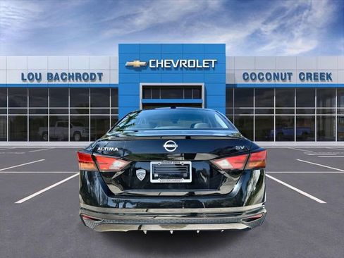 Used 2024 Nissan Altima 2.5 SV image 7