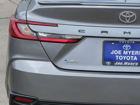Used 2025 Toyota Camry SE FWD image 10