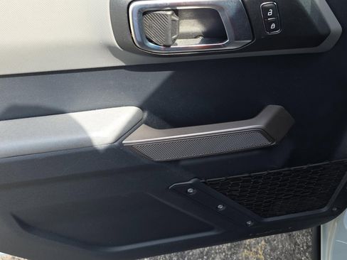 Used 2023 Ford Bronco Black Diamond AWD/4WD image 15