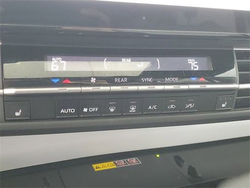 Used 2025 Toyota Sienna XSE image 30