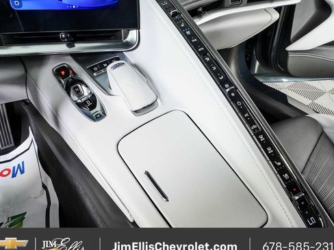 Used 2021 Chevrolet Corvette Stingray Premium Cpe w/ Z51 Performance Package RWD image 18