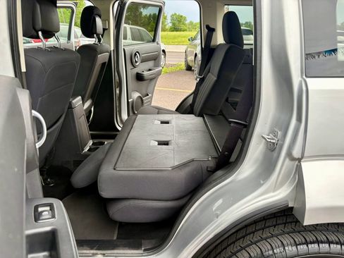 Used 2011 Dodge Nitro Heat AWD/4WD image 18