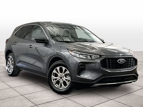 Certified 2024 Ford Escape Active AWD/4WD image 2