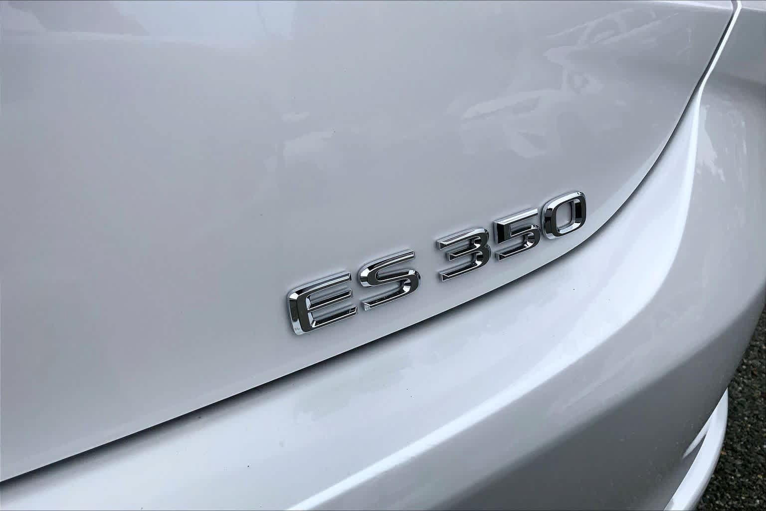 Used 2024 Lexus ES 350 w/ Premium Package FWD image 10