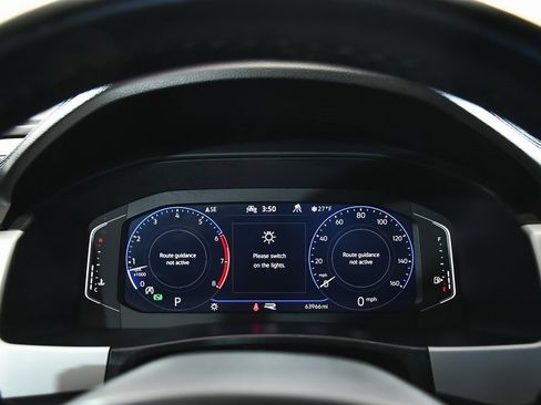 Used 2021 Volkswagen Atlas Cross Sport SEL R-Line image 36