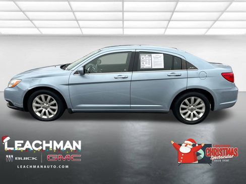 Used 2014 Chrysler 200 Touring image 8