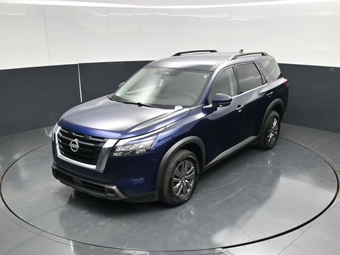Used 2025 Nissan Pathfinder SV AWD/4WD image 45