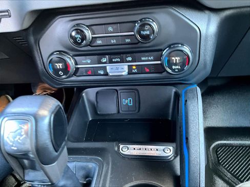 Used 2023 Ford Bronco Black Diamond w/ Sasquatch Package image 26