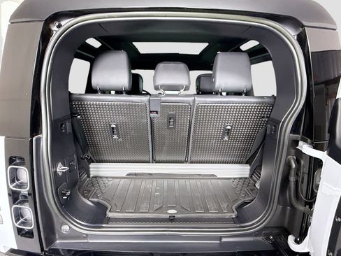 Certified 2023 Land Rover Defender 90 V8 AWD/4WD image 26
