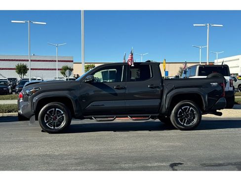 Certified 2025 Toyota Tacoma TRD Sport image 7