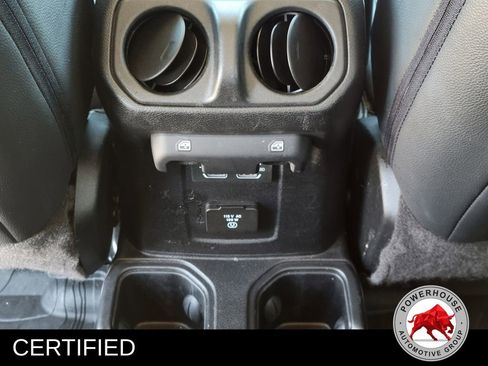 Used 2020 Jeep Wrangler Unlimited Sahara image 16