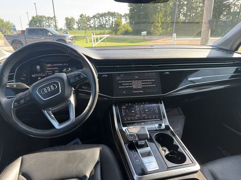 Used 2023 Audi Q7 3.0T Prestige AWD/4WD image 12