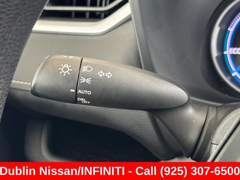Used 2025 Toyota RAV4 XLE AWD/4WD image 38