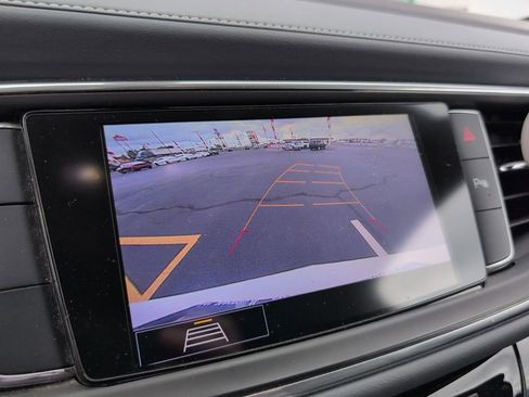 Used 2020 Buick Enclave Essence FWD image 18