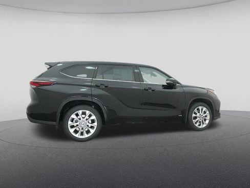 New 2026 Toyota Highlander Limited image 26