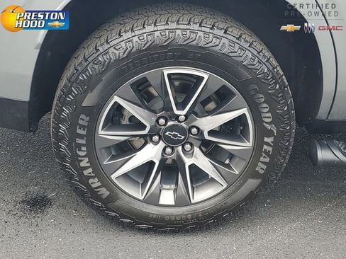 Certified 2023 Chevrolet Tahoe Z71 w/ Luxury Package AWD/4WD image 7