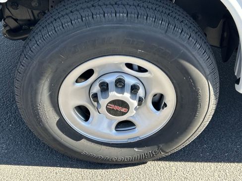 New 2025 GMC Savana 2500 Extended w/ Driver Convenience Package image 31